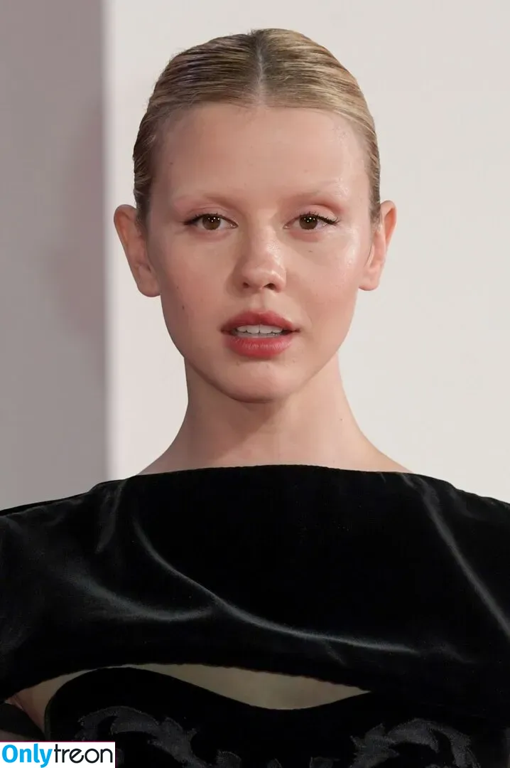 Mia Goth голая photo #0127 (goth.mia / officalmiagoth)