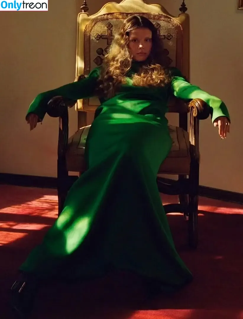 Mia Goth голая photo #0361 (goth.mia / officalmiagoth)