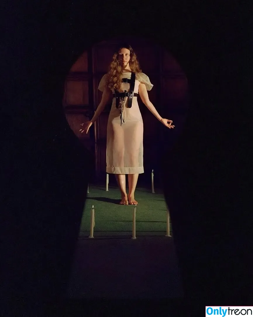 Mia Goth голая photo #0362 (goth.mia / officalmiagoth)