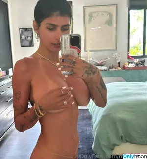 Mia Khalifa / miakhalifa nude photo #0101