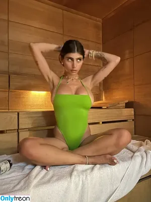 Mia Khalifa / miakhalifa nude photo #0114