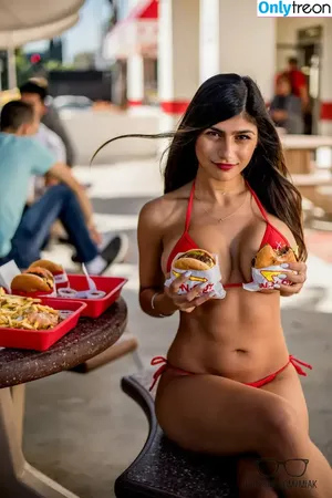 Mia Khalifa / miakhalifa nude photo #0158