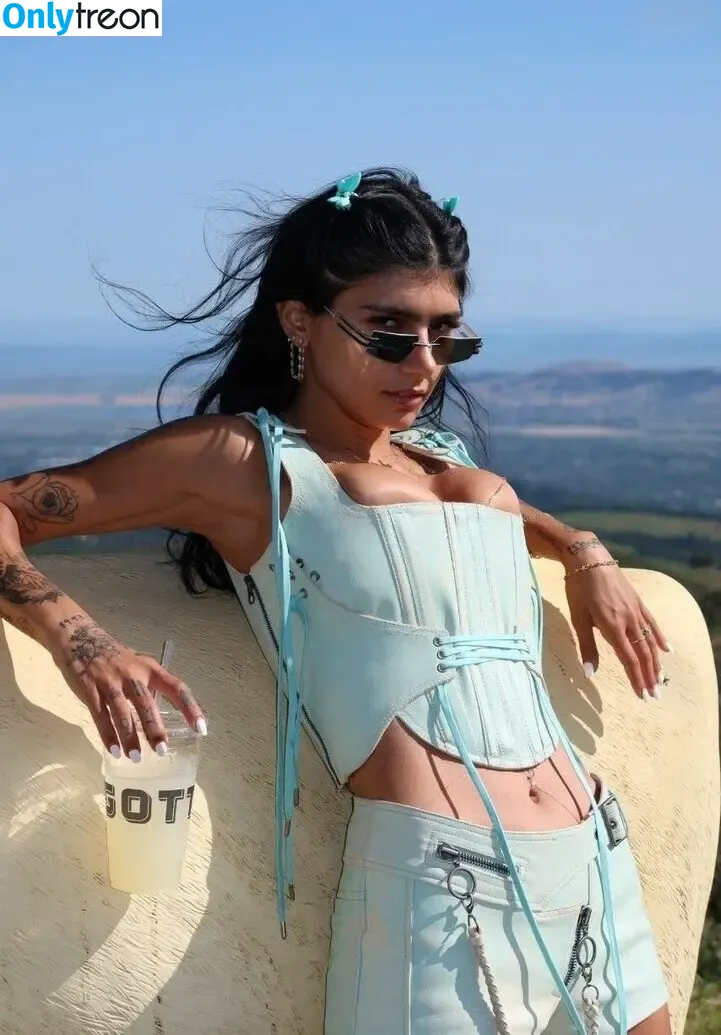 Mia Khalifa голая photo #0463 (miakhalifa)