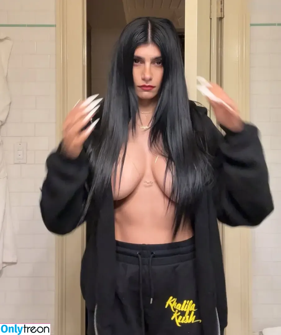 Mia Khalifa nude photo #0478 (miakhalifa)