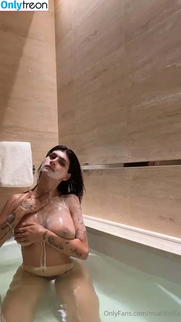 Mia Khalifa nude photo #0536 (miakhalifa)