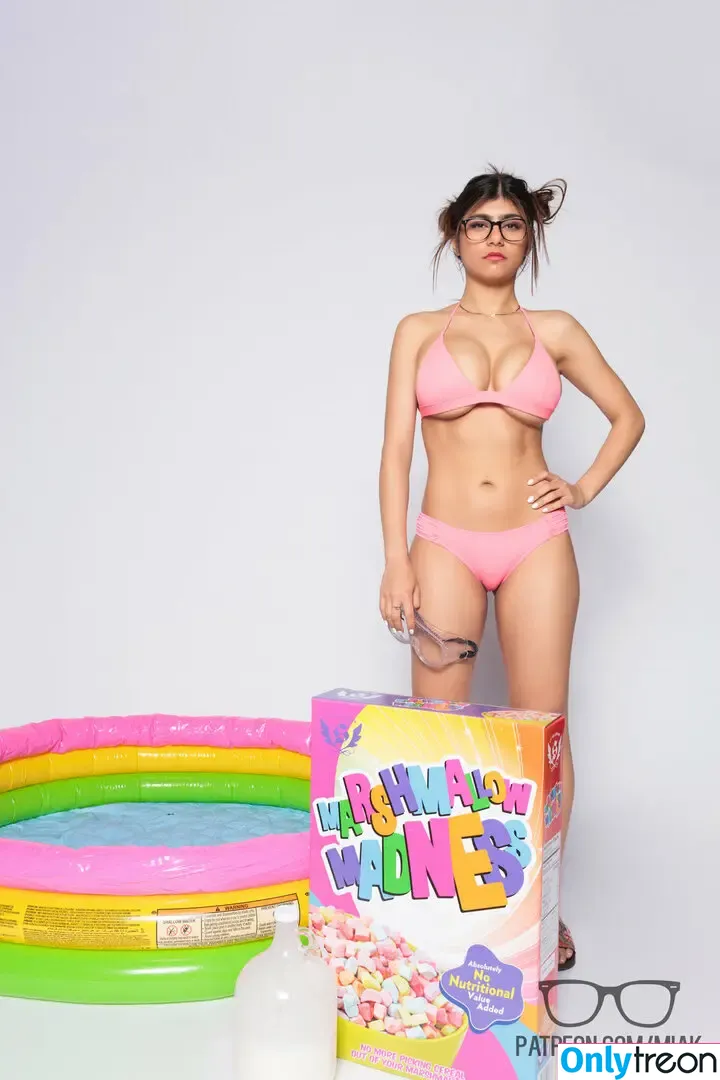 Mia Khalifa nude photo #0559 (miakhalifa)