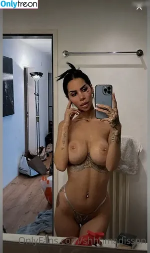 Mia Madisson / shhhmadisson nude photo #0061