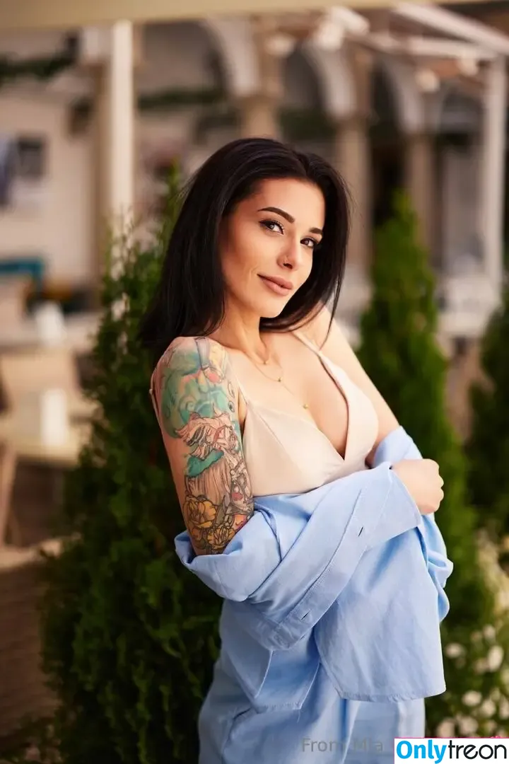 mia_moonn nude photo #0012 (miamoonn_)