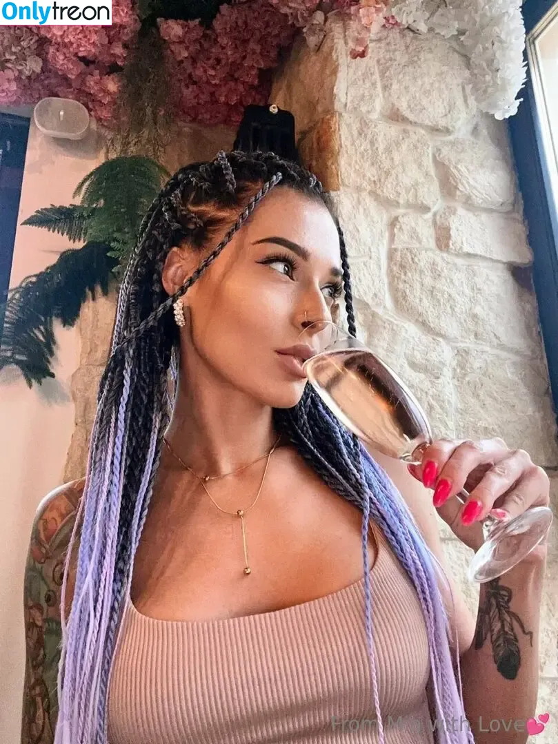 mia_moonn nude photo #0018 (miamoonn_)