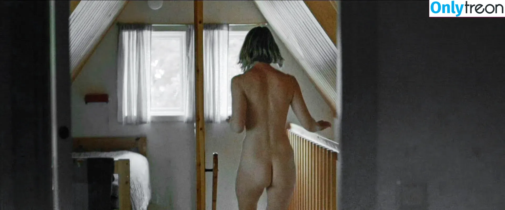 Mia Wasikowska nude photo #0016 (mia_wasikowska_)