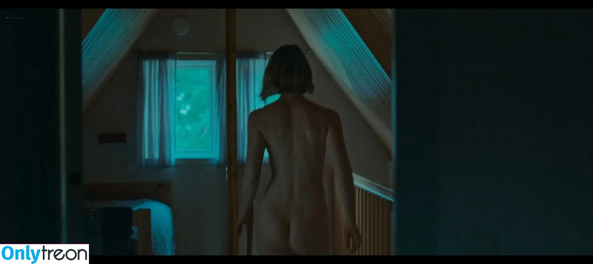 Mia Wasikowska nude photo #0017 (mia_wasikowska_)