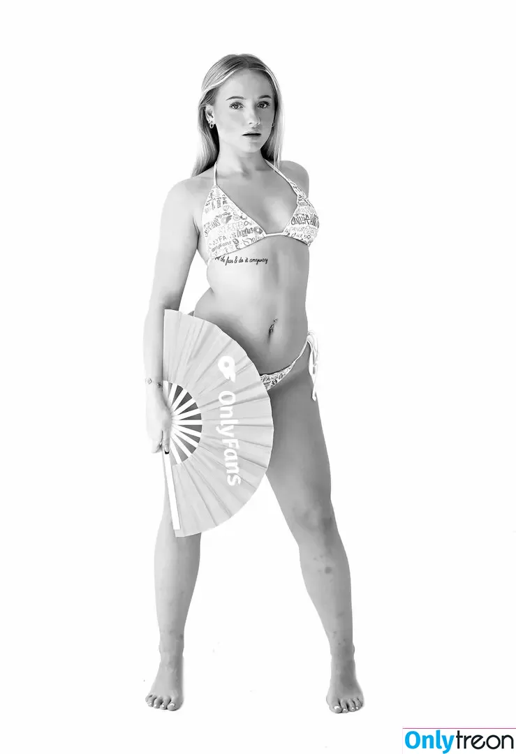 Mia Winward Dunn голая photo #0022 (miawinwarddunn)