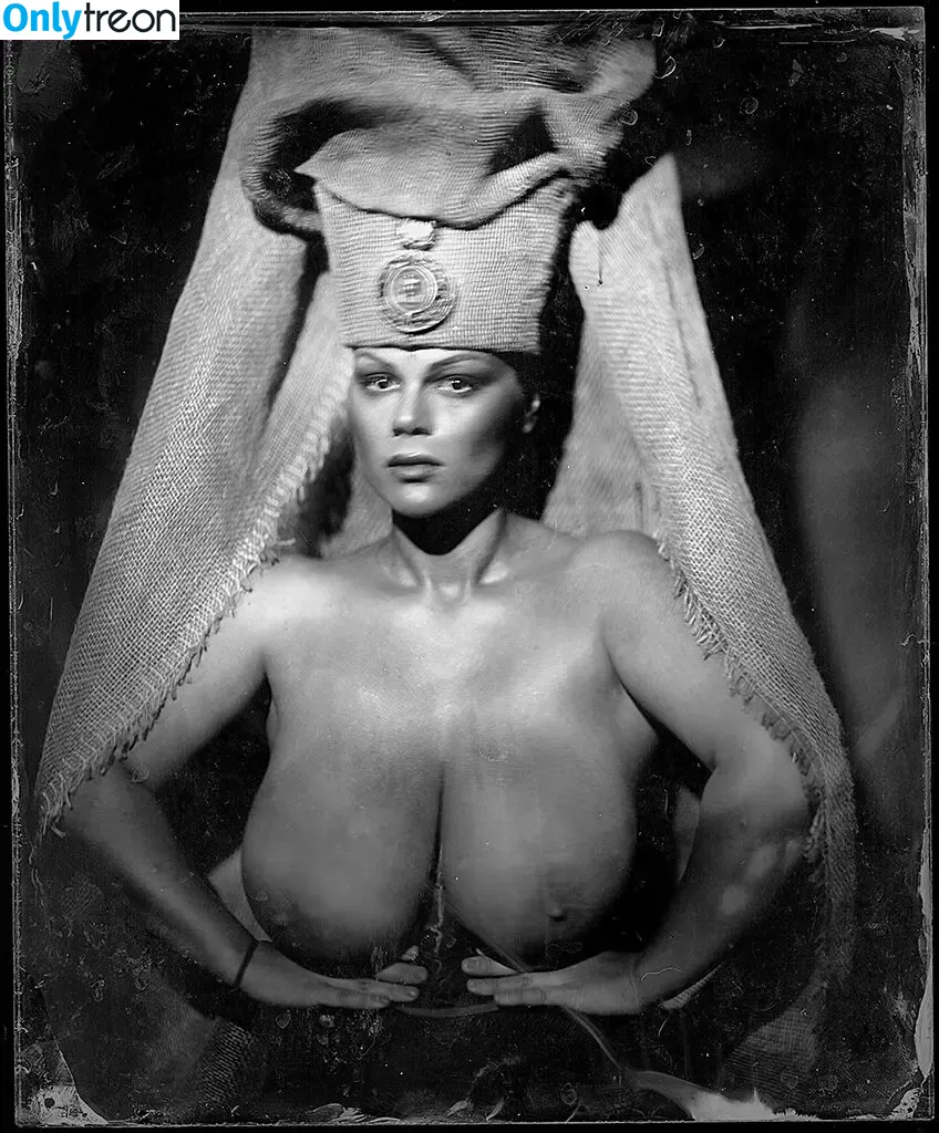 Mia Zarring голая photo #0109 (miiazarring_live)