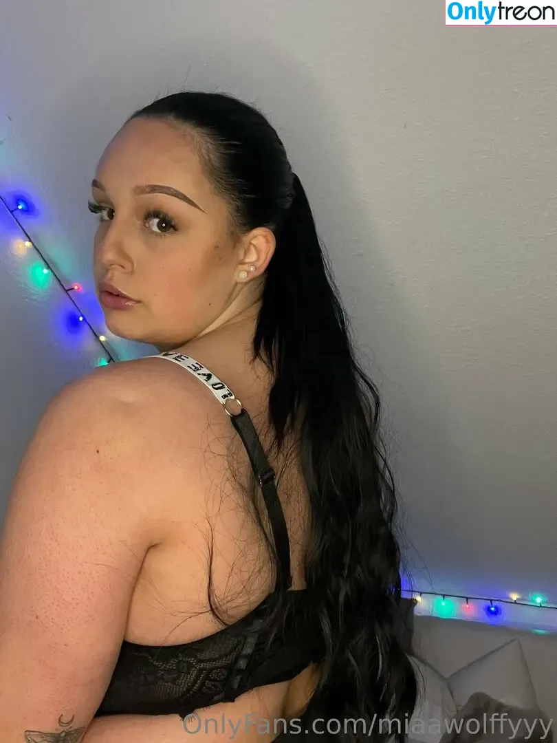 miaawolffyyy nude photo #0007 (miaawifeyy)