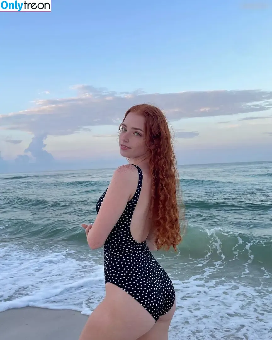 miabigsmile nude photo #0006 (miabigsmile)