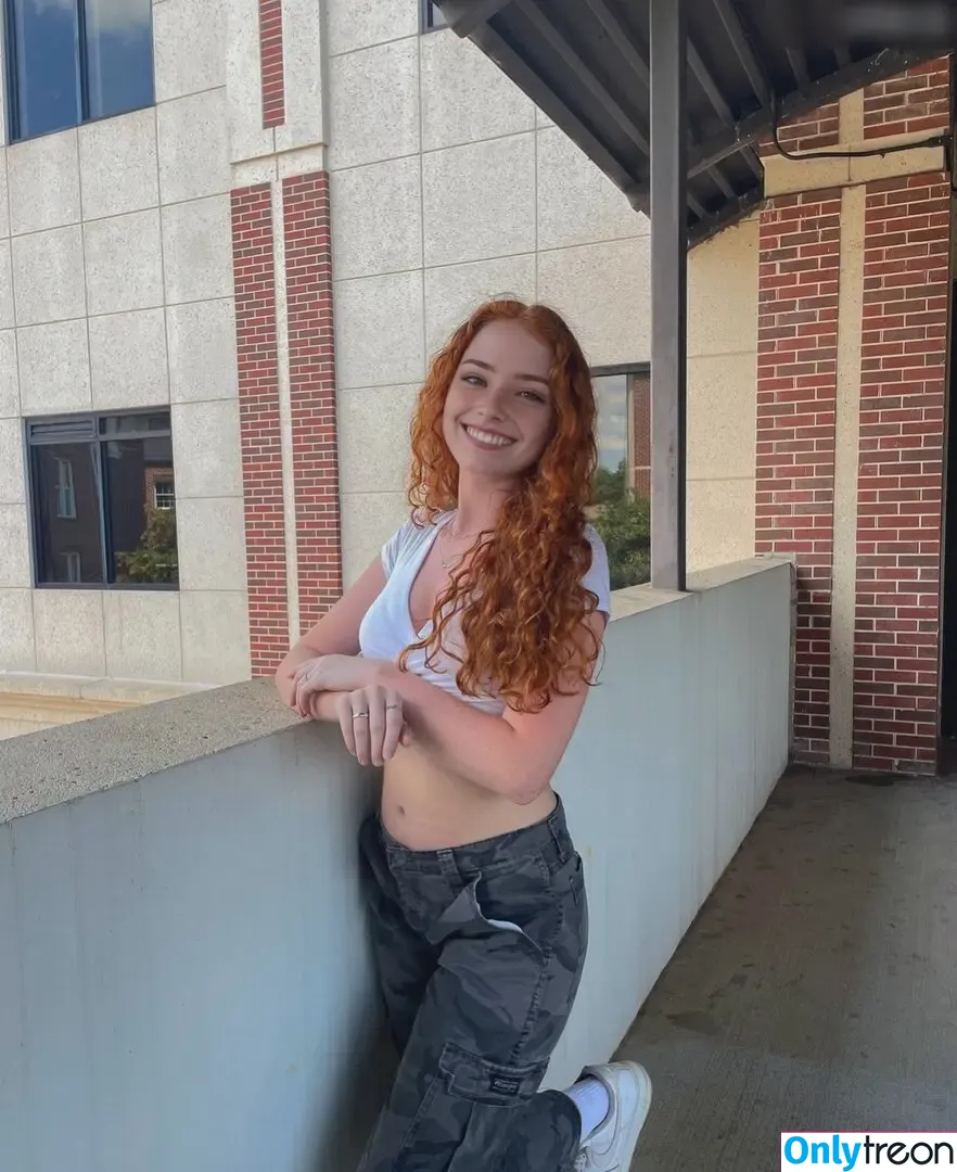 miabigsmile nude photo #0010 (miabigsmile)