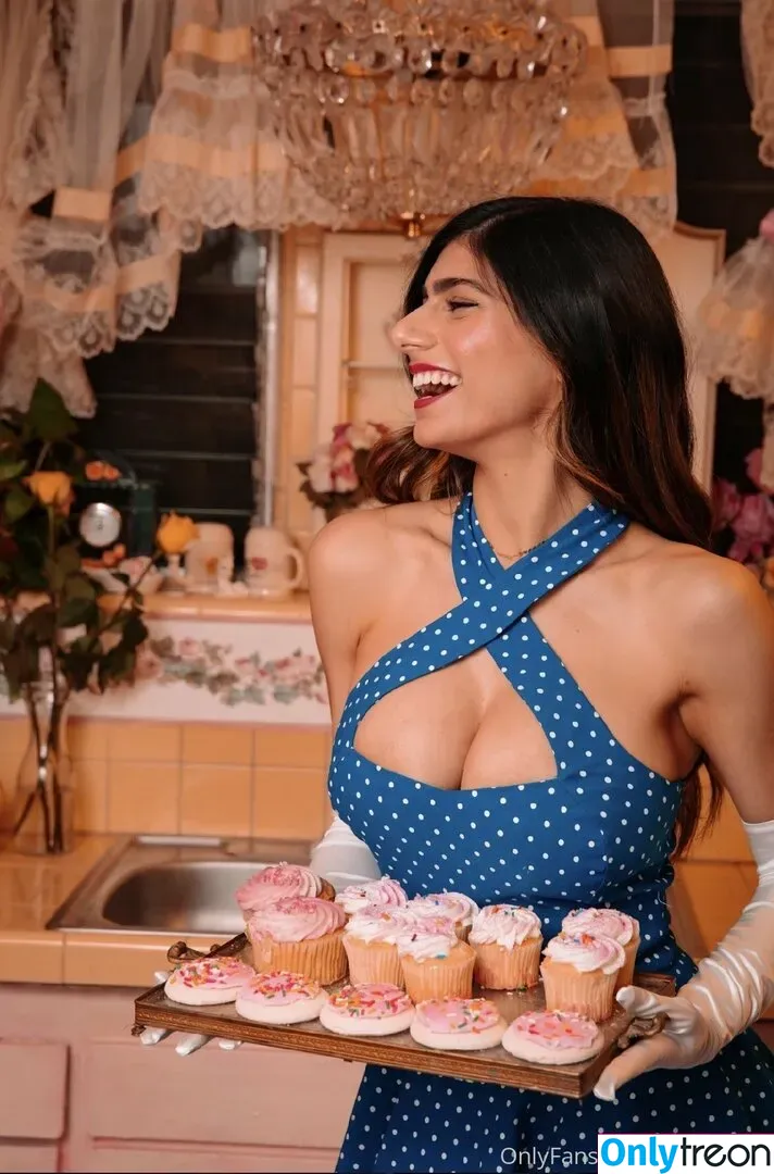 miakhalifa голая photo #0102 (miakhalifa)