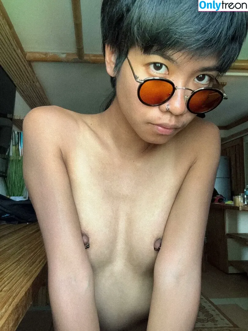 Miaku nude photo #0008 (bodegagremlin / miaku.in)