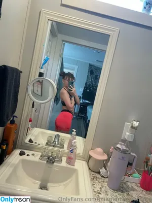 miamommymilkers / mommymilkersofficial nude photo #0002