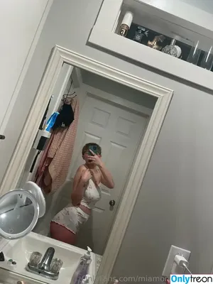 miamommymilkers / mommymilkersofficial nude photo #0007