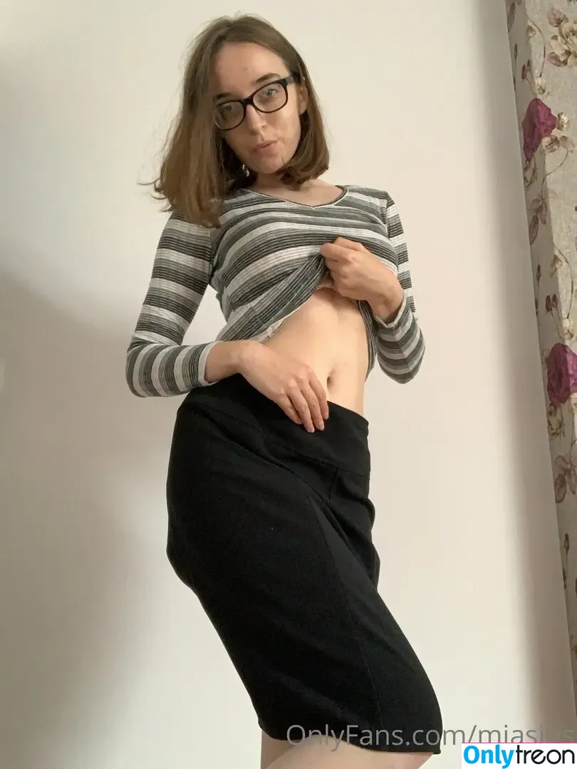 miasins nude photo #0009 (miasinxx)