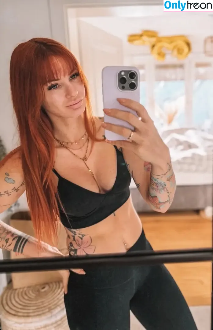 Miaxginger nude photo #0001 (Miaxginger)