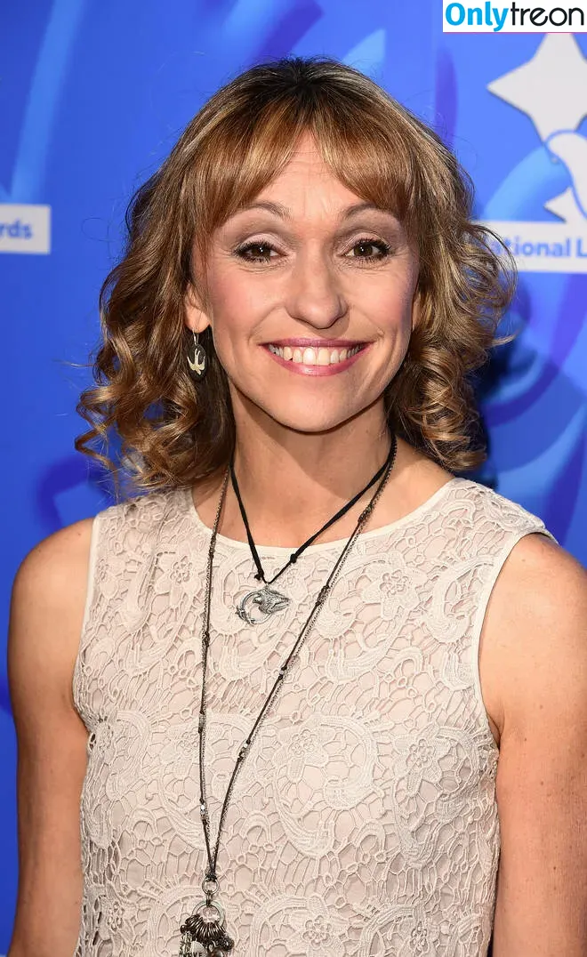 Michaela Strachan Swimming nude photo #0020 (tv)