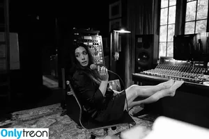 Michelle Branch / michellebranch nude photo #0016