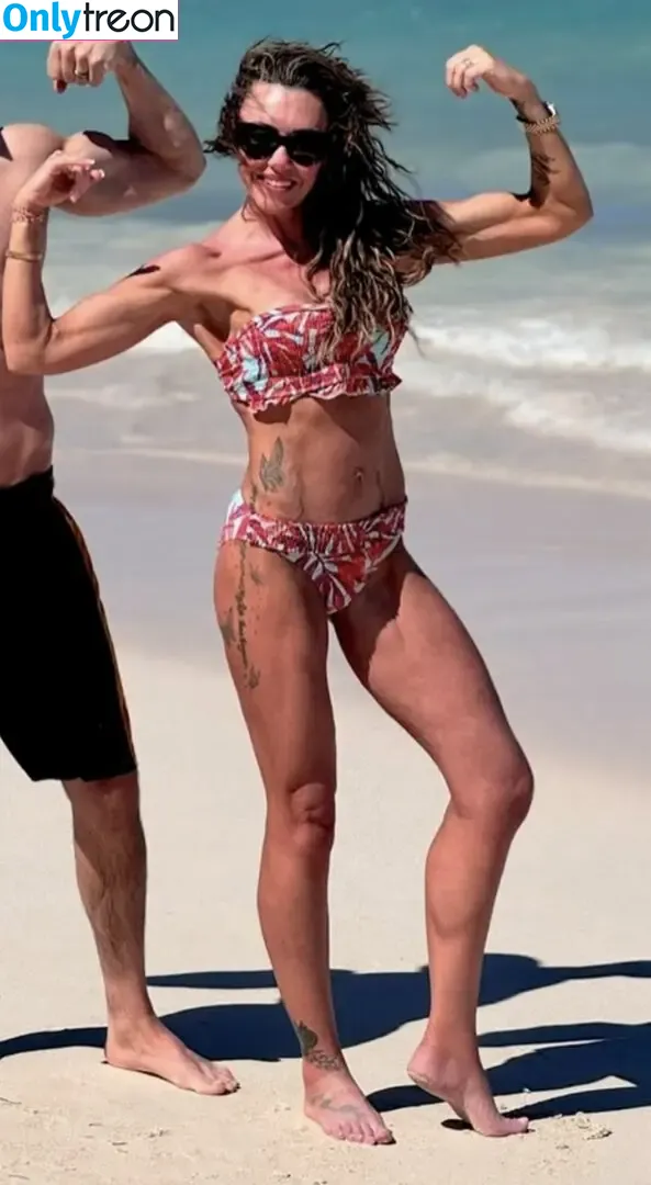 Michelle Heaton nude photo #0013 (wonderwomanshel)