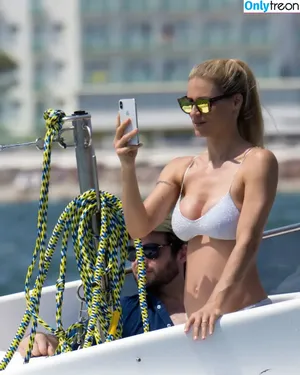 Michelle Hunziker / m_hunziker / therealhunzigram nude photo #0622