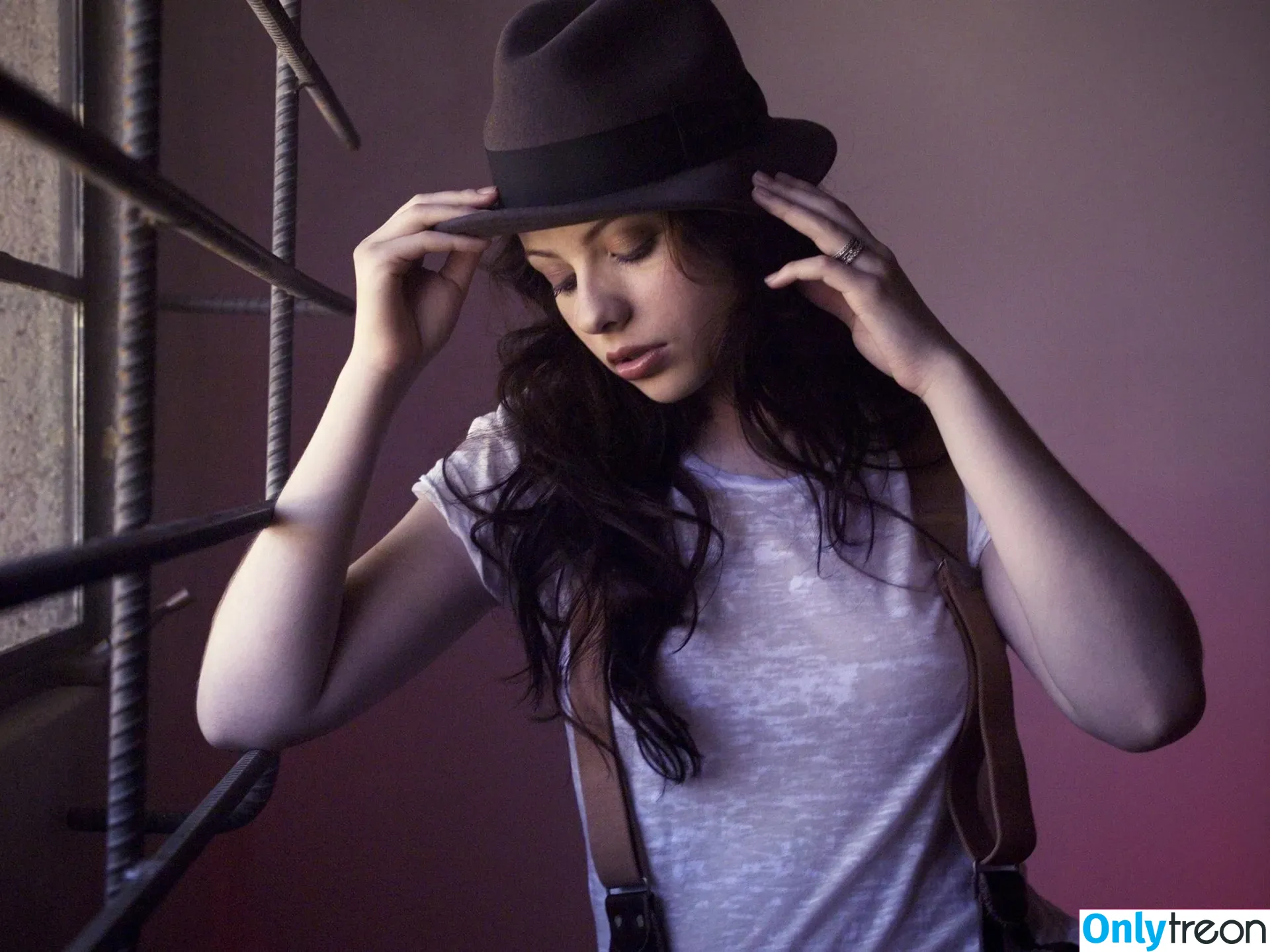 Michelle Trachtenberg nude photo #0081 (michelletrachtenberg)