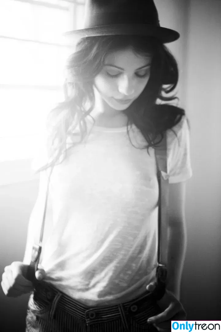 Michelle Trachtenberg nude photo #0084 (michelletrachtenberg)