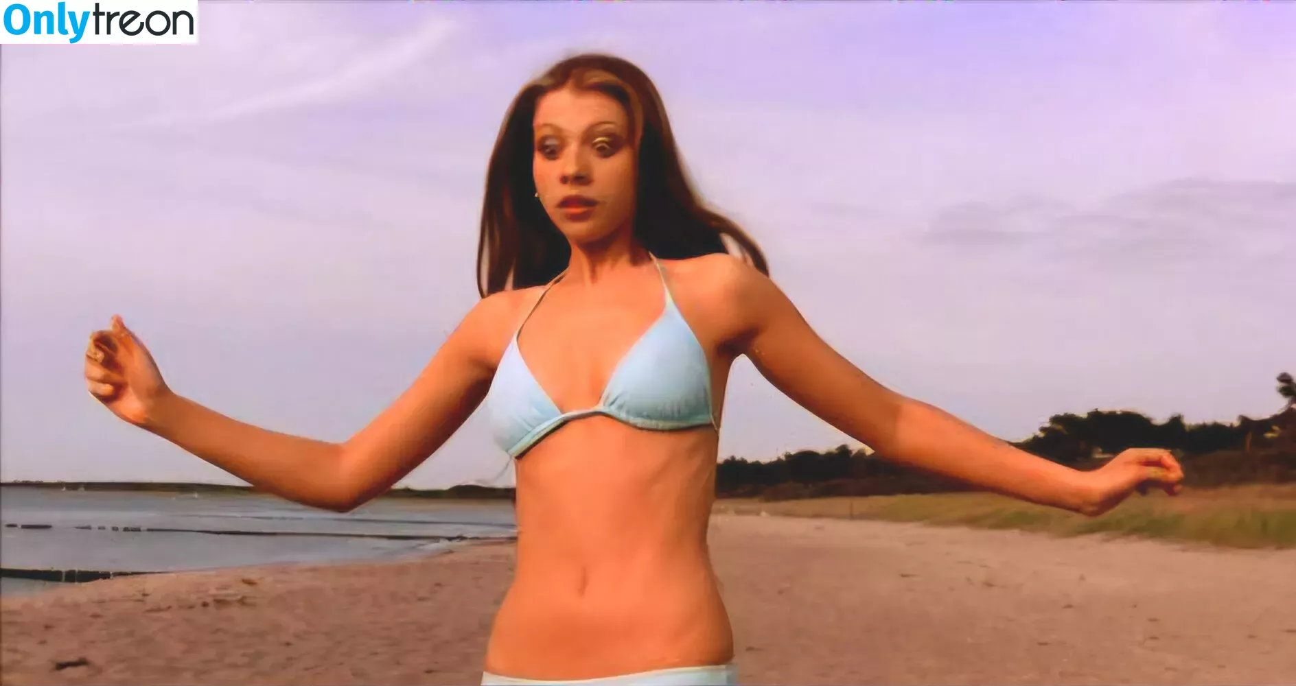 Michelle Trachtenberg nude photo #0242 (michelletrachtenberg)