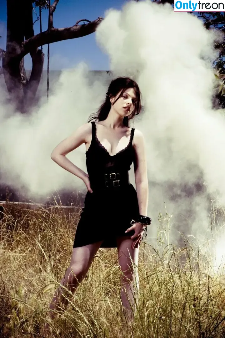 Michelle Trachtenberg nude photo #0299 (michelletrachtenberg)