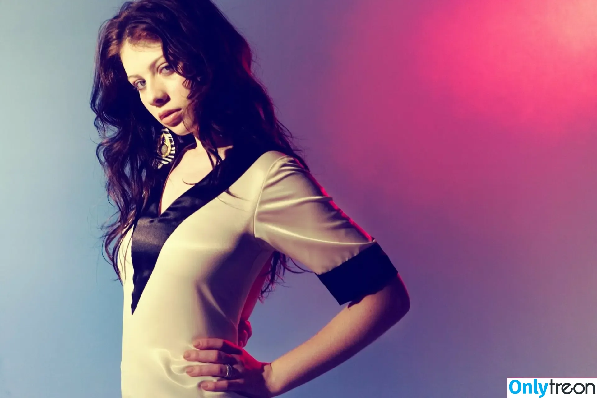 Michelle Trachtenberg nude photo #0303 (michelletrachtenberg)