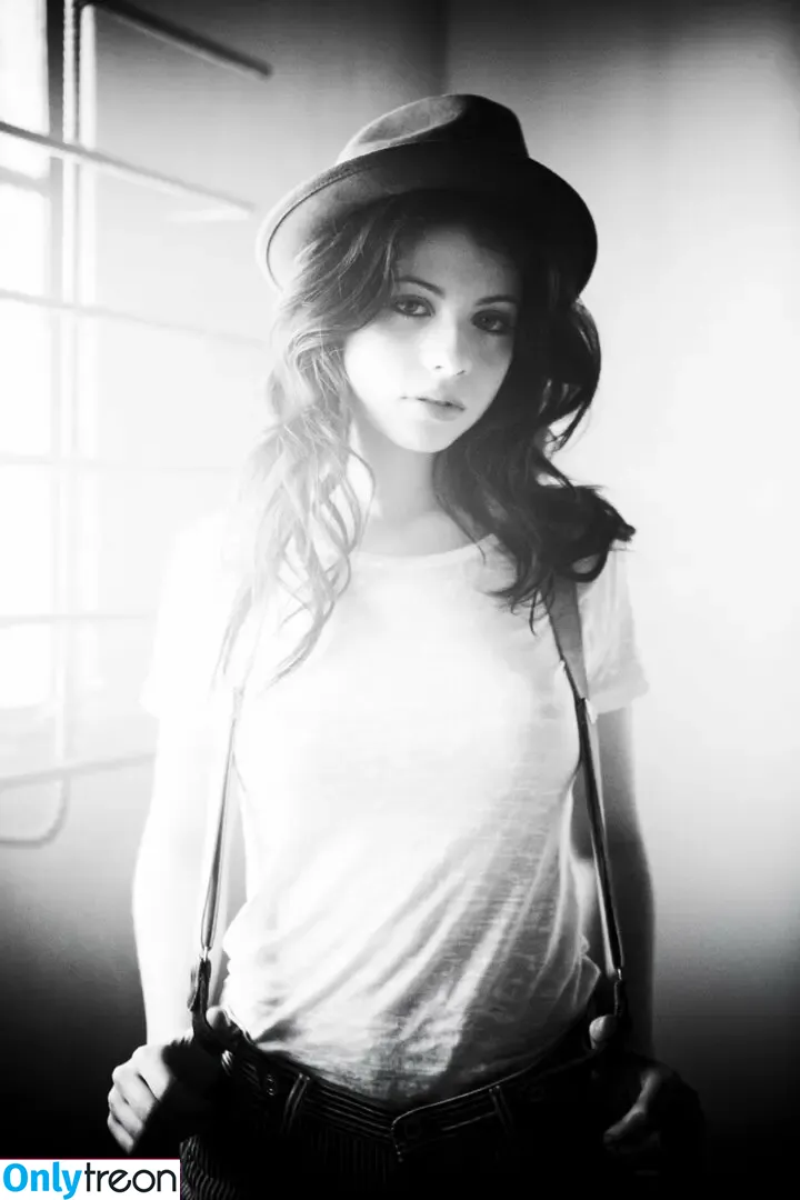 Michelle Trachtenberg nude photo #0306 (michelletrachtenberg)