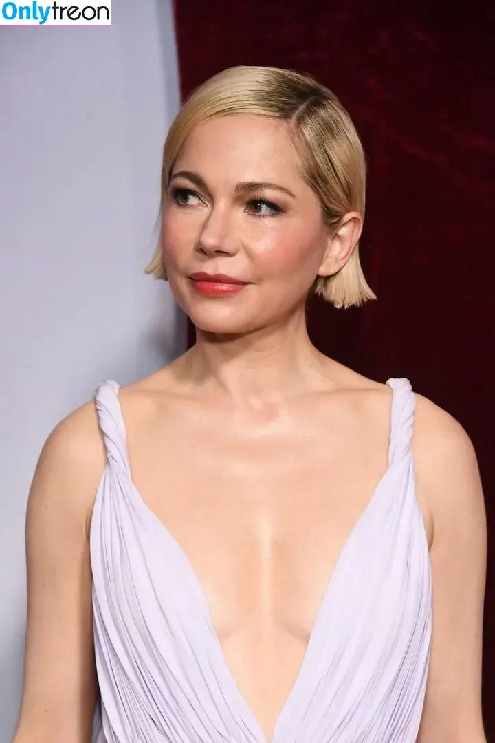 Michelle Williams nude photo #0055 (memichhelle / michellewilliams)