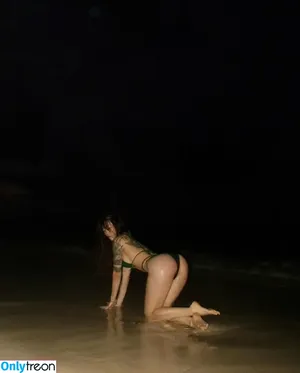 Michelle Yee / sitrisodom nude photo #0020