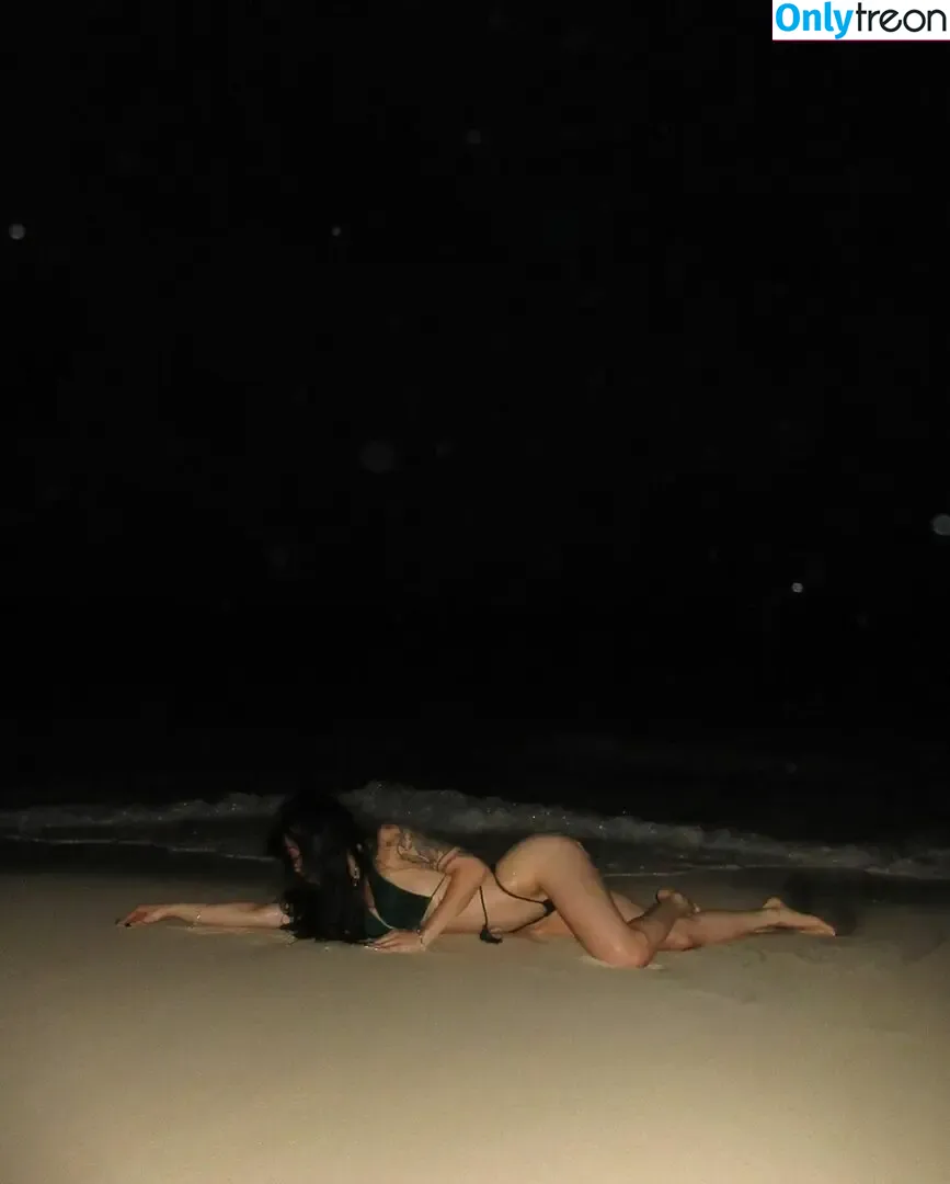 Michelle Yee nude photo #0021 (sitrisodom)