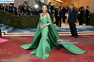 Michelle Yeoh / michelleyeoh_official nude photo #0148