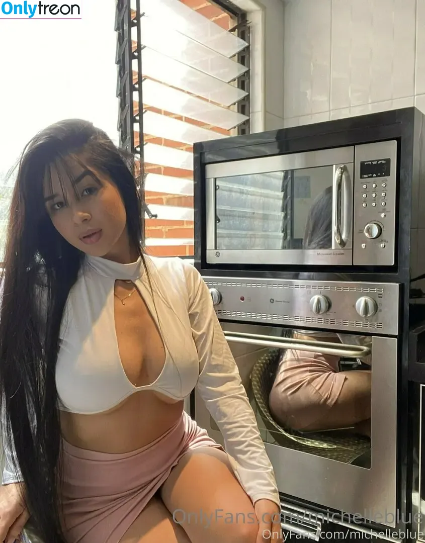 michellebluefree nude photo #0030 (isabelleemichelle)