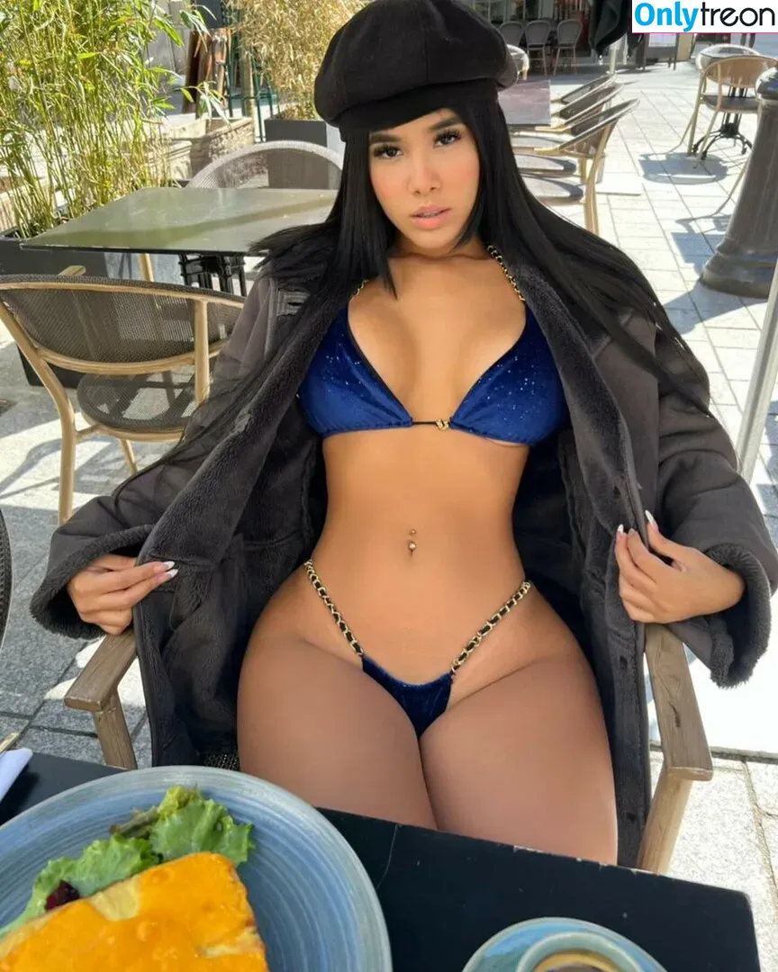 Michelleerabbit nude photo #0007 (oficialmichellee)