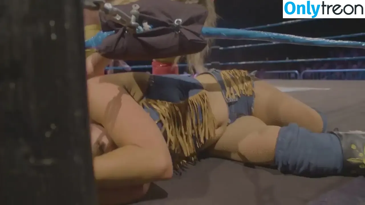 Mickie James голая photo #0299 (michelejames / themickiejames)