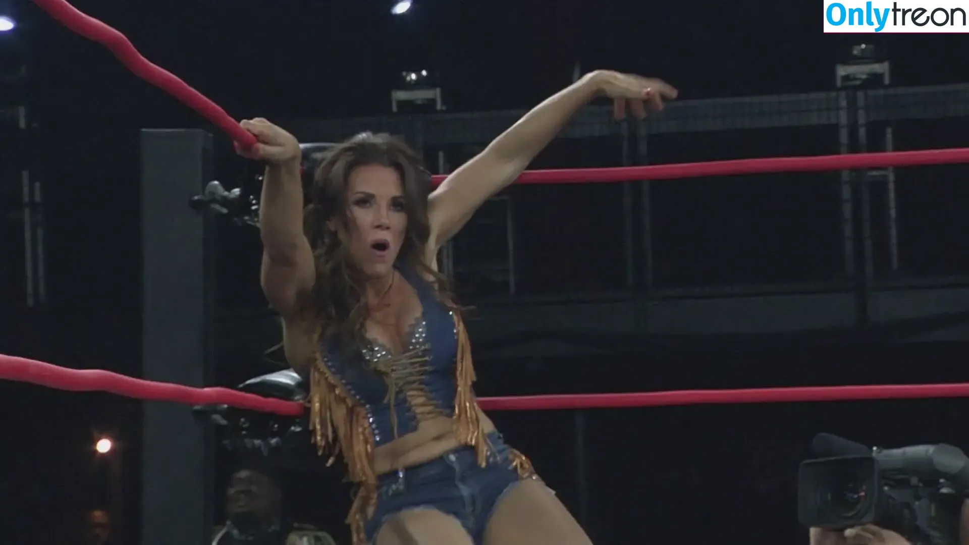 Mickie James nude photo #0312 (michelejames / themickiejames)
