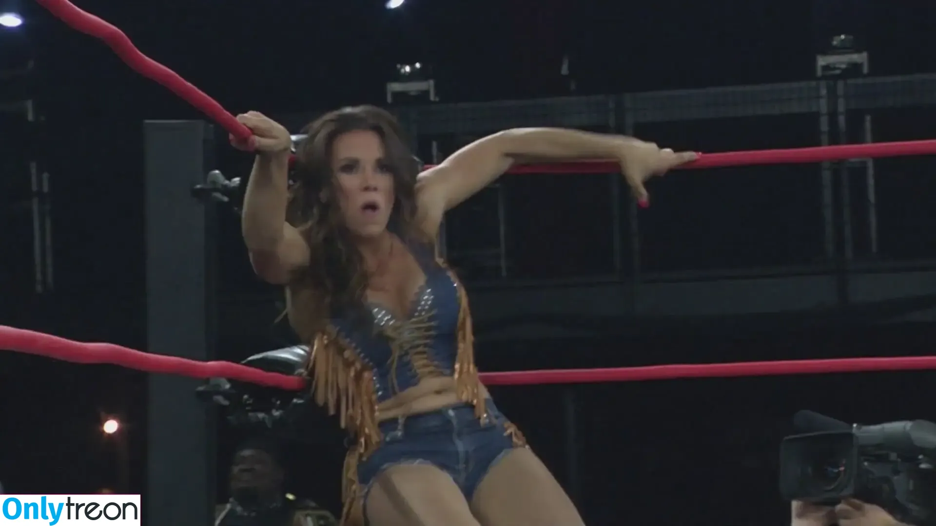 Mickie James nude photo #0313 (michelejames / themickiejames)