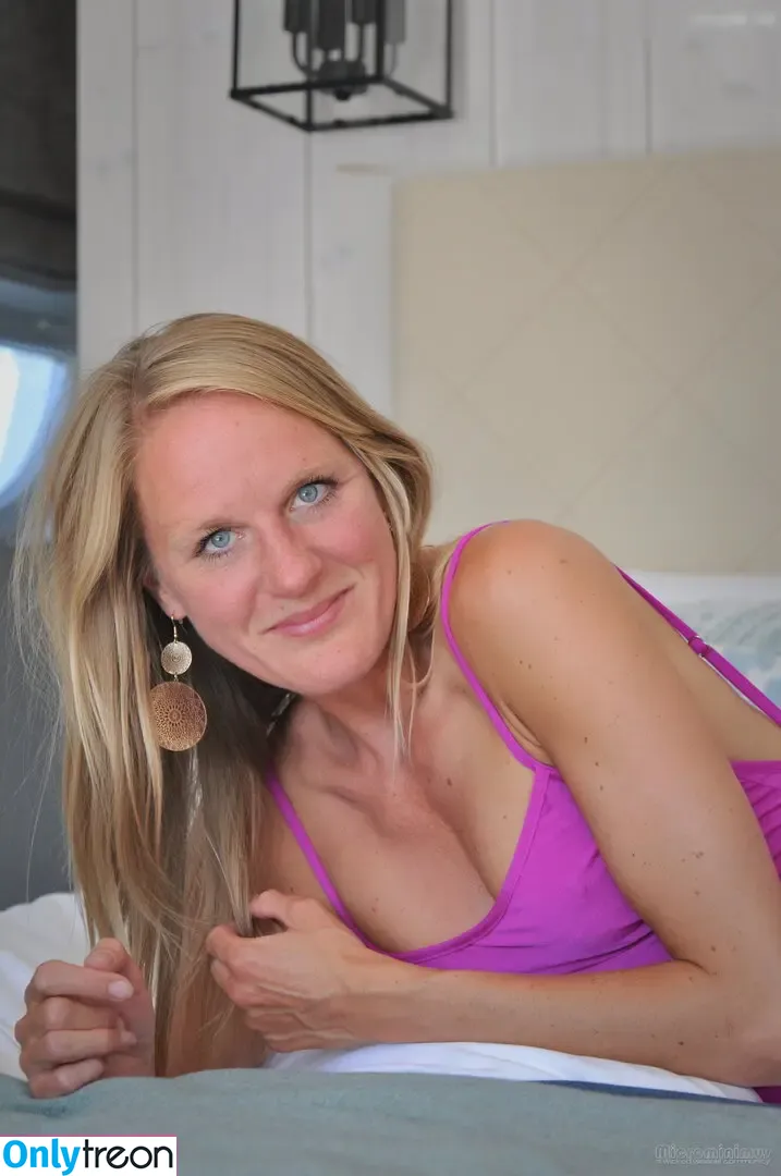Microminimus & Wicked Weasel Models голая photo #1524 (Microminimus & Wicked Weasel Models)