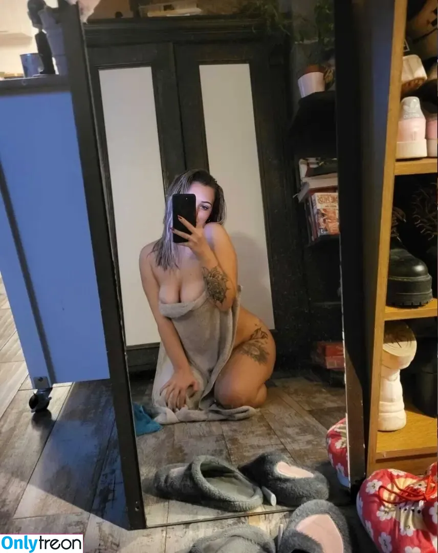 midgettovip nude photo #0056 (dollteeth_)