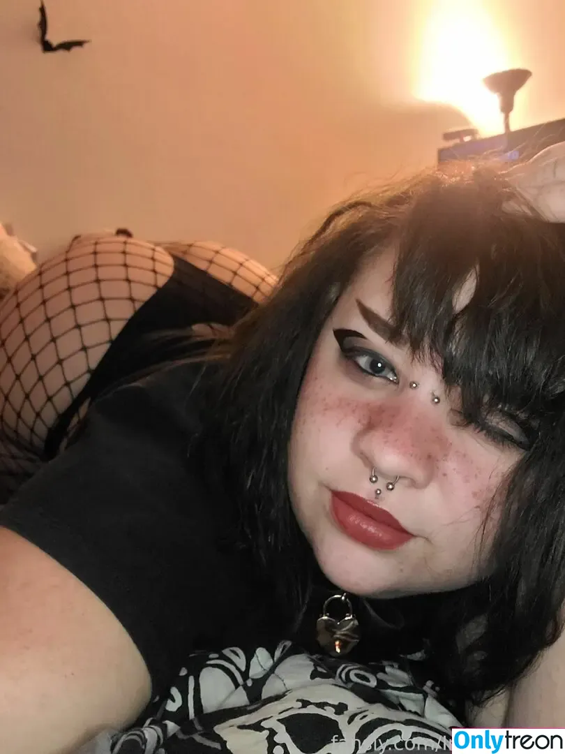 midnamoth nude photo #0001 (minteamoth)