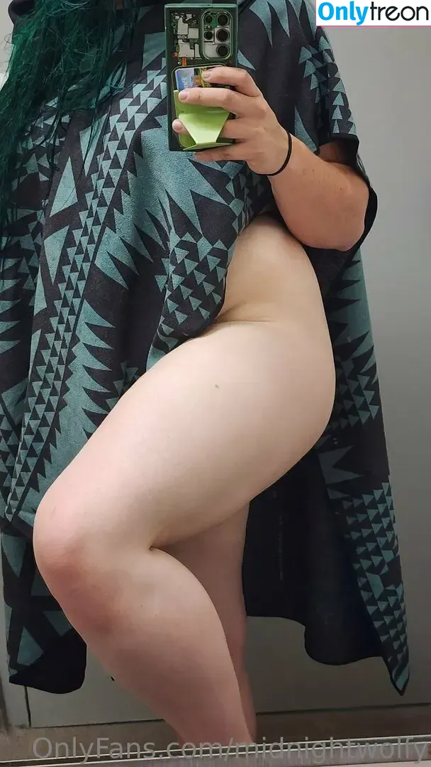 midnightwolfy nude photo #0012 (midnightwolfy29)