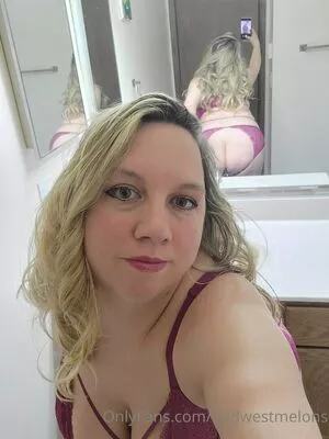 midwestmelons / midwesternstl nude photo #0004